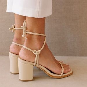 Alohas White Vegan Sandal- Corn Flower